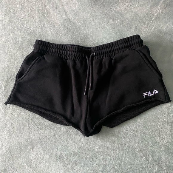 Fila Black Sweatshorts - Picture 1 of 2